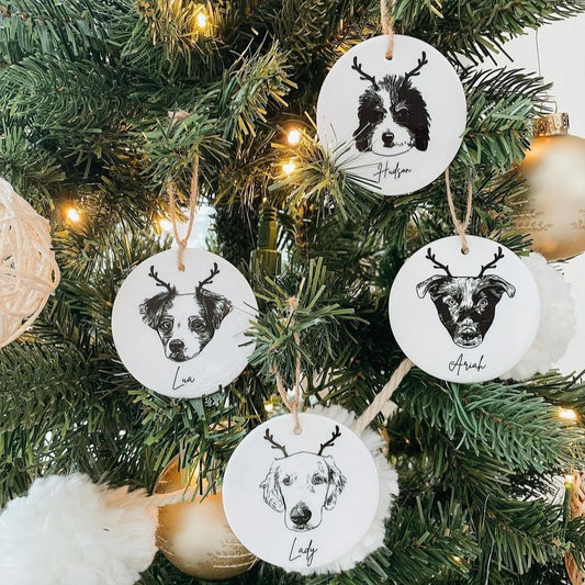 Adorno navideño colgante de cerámica con retrato de mascota personalizado