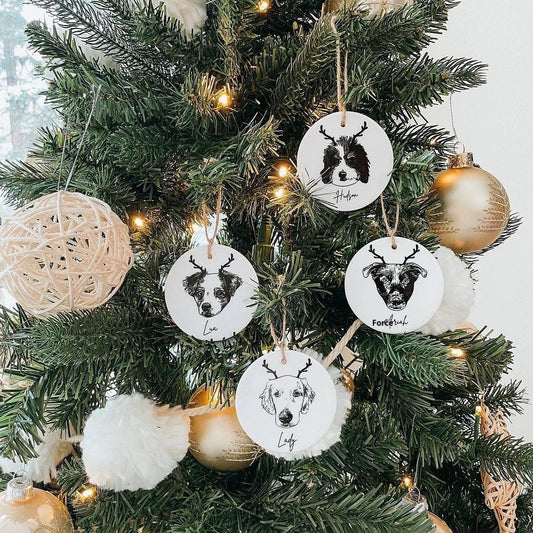 Adorno navideño colgante de cerámica con retrato de mascota personalizado